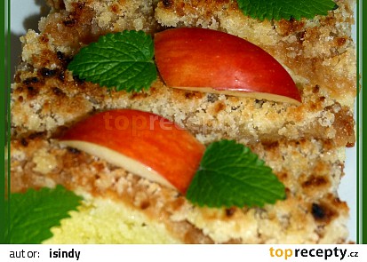 Jablečný koláč s tvarohovým těstem a vaječným koňakem