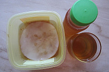 kombucha a hotový nápoj