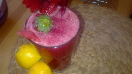 Ledový mix s melounu, černé ředkve  a jahod