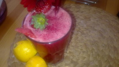 Ledový mix s melounu, černé ředkve  a jahod