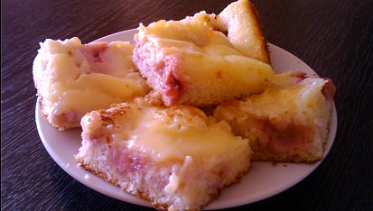 Jahodová bublanina s pudinkem