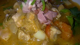Vepřový mix, aneb  vepřová  specialita, ochucená    barevnou zeleninou