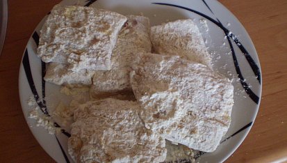 Halibut s pikantní omáčkou, Obalíme v hladké mouce