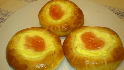 Jemné kynuté tvarohové koláčky