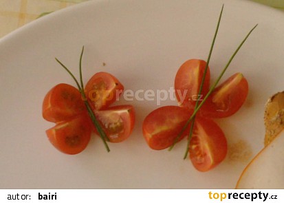 Motýlci z cherry rajčátek