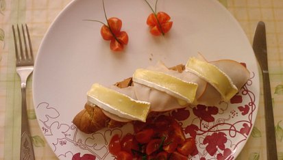 Motýlci z cherry rajčátek, příloha k zapekané bagetě