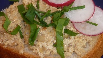 Drožďová pomazánka s tofu