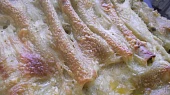 Blažená smrt sýrem aneb Zapékané canneloni se špenátem a sýrem