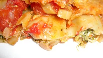 Cannelloni plněné brokolicí v rajčatové omáčce