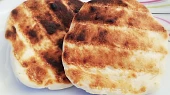 Chlebové placky z grilu