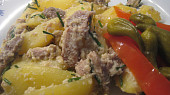 Vepřové špalíčky s bramborami na vejcích
