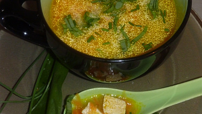 Drožďovo - mrkvová polévka s tofu