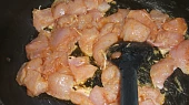 Kuřecí kousky s žampióny a tarhoňou