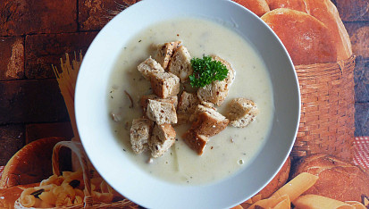 Kyselá houbová polévka