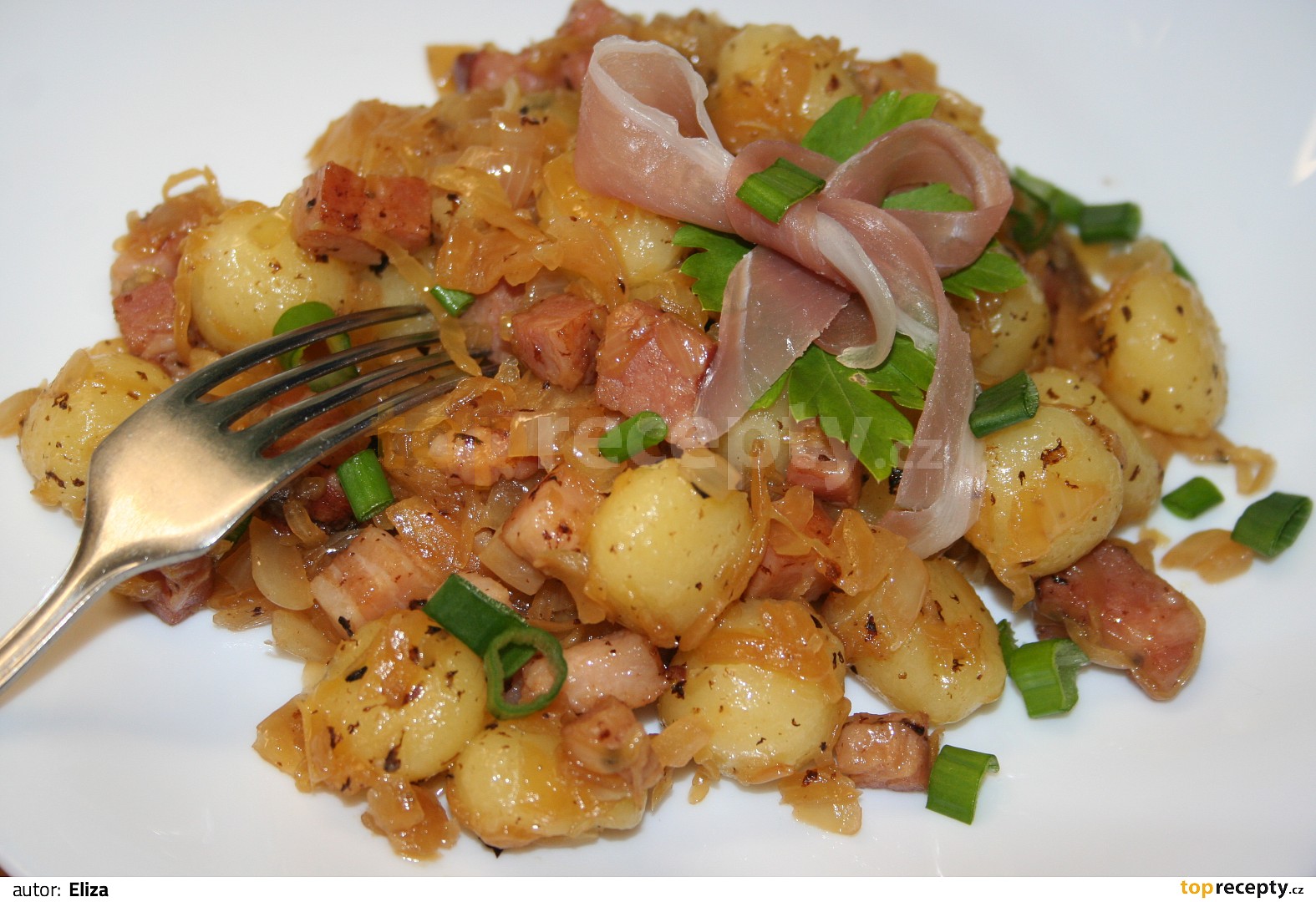 Gnocchi po česku se zelím a slaninou recept TopRecepty.cz