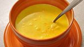 Květáková polévka s mrkví, hotovo :)
