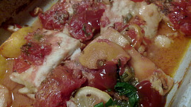 Rybí filé a na rajčátkách  a citronech