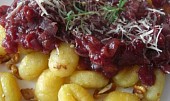 Gnocchi s brusinkovo rajčatovou omáčkou