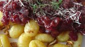 Gnocchi s brusinkovo rajčatovou omáčkou