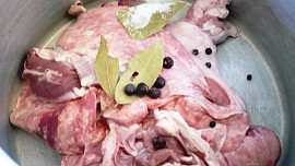 Jehněčí plíčky v hořčicové omáčce