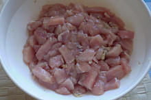 Máso dáme marinovat