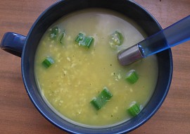 Kari polévka ze sojových bobů