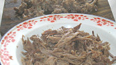 Rizoto s masem z kachních krků+polévka, Uvařené a obrané maso z kachních krků