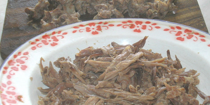 Rizoto s masem z kachních krků+polévka (Uvařené a obrané maso z kachních krků)