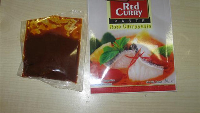 Hovězí nudličky s red curry pastou