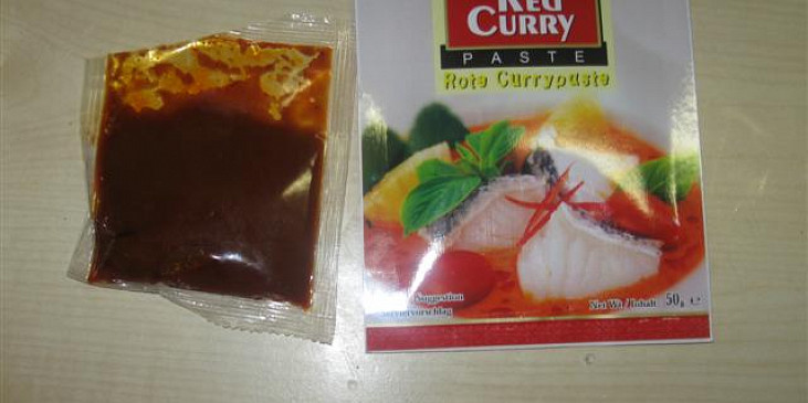 Hovězí nudličky s red curry pastou