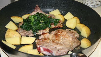 Brabantský vepřový kotlet s listovým špenátem