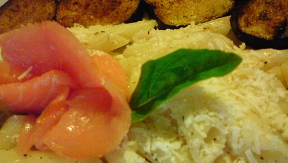 Penne s  lilkem a uzeným lososem