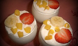 Jogurtové poháry s ovocem