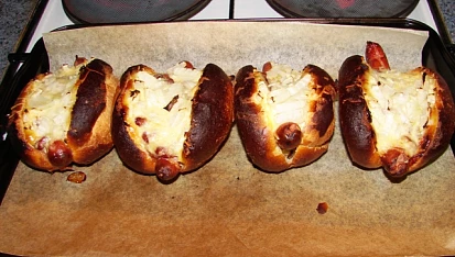 Zapečené Hot-dogy, Po zapečení - trochu přičmoudlé