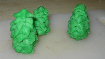 Jednoduchý modelovaný stromeček