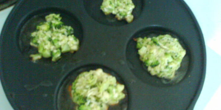 Sýrovo-brokolicové placky (Na pánvičce :))