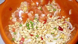 Sójový salát s vejci