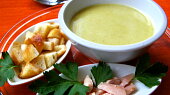 Hráškový krém s uzeným kuřetem