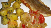 Mořská ryba na zelenině s neobvyklou přílohou