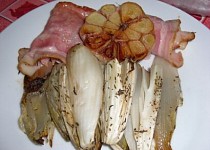 Čekanka pečená se slaninou a tymiánem
