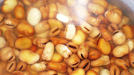 Bobový hrnec s ačokčou ( s paprikou )