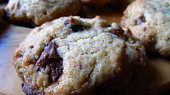 Čokoládové cookies s pistáciemi