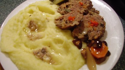 Barevna sekana z masa, hlivy ustricne a  ze zeleniny na polevku