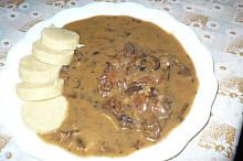 Krkovička s houbami na divoko