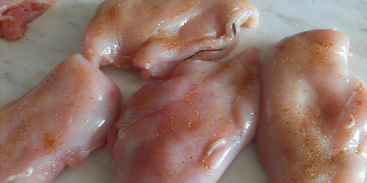 Plněná kuřecí prsa v rukávu na pečení
