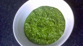 Provensálské placky se špenátovým pestem, Špenátové pesto