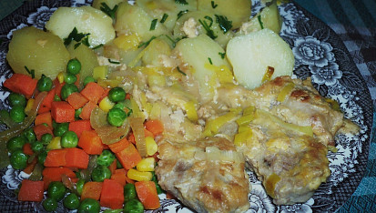 Žloutkové vepřové plecko na pórku s dušenou zeleninkou-odlehčené přírodní menu, Vepřové plecko na pórku s dušenou zeleninou