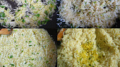 Citrónové rizoto podle Nigelly, cibulka+celer/přisypeme rýži/přidáváme vývar/zamícháme citr.kůru+rozmarýn