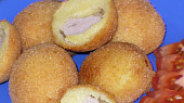 Bramborové krokety s vinnou klobásou