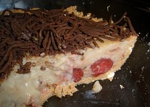 Rychlý nepečený karamelový koláč s jahodami